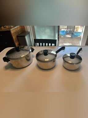 Revere Ware Stainless Steel 3-Piece Cookware Set with Lids - Silver